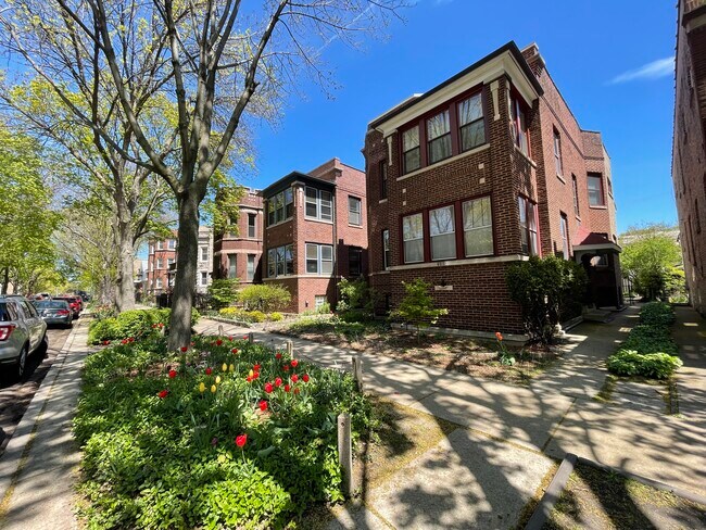 6515 N Greenview Ave, Unit 1st Floor