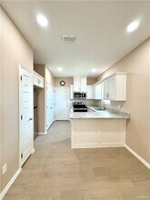 3104 W Kenwood St-Unit -2 in Edinburg, TX - Building Photo - Building Photo