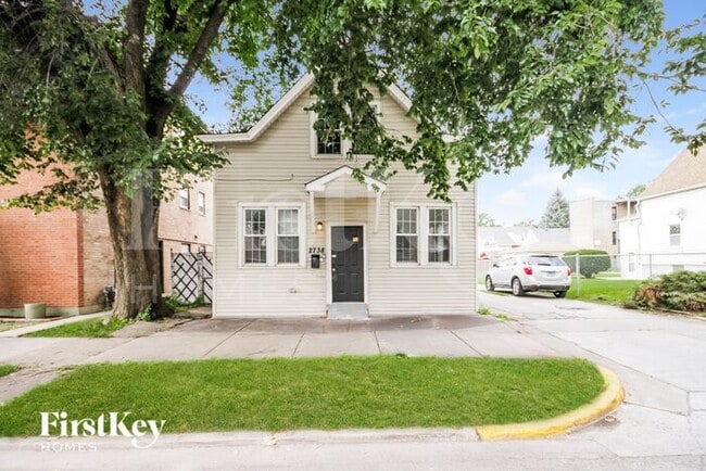property at 2738 Ridgeland Ave