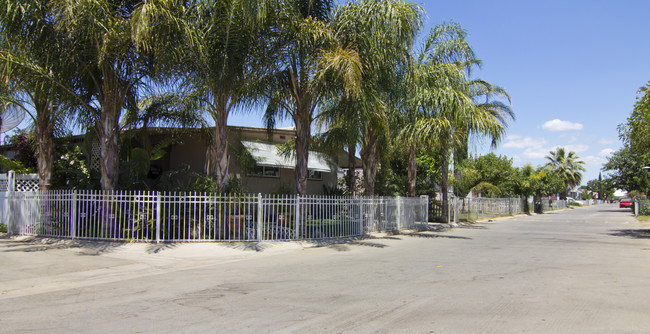 11640-11824 Comanche Dr in Arvin, CA - Foto de edificio - Building Photo