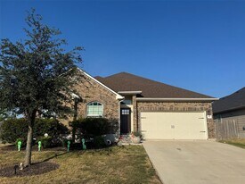 401 Hyltin St in Hutto, TX - Building Photo