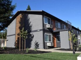 Sundance Garden in Sacramento, CA - Building Photo