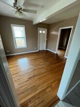 52 Cambridge St-Unit -1 in Berlin, NH - Foto de edificio - Building Photo