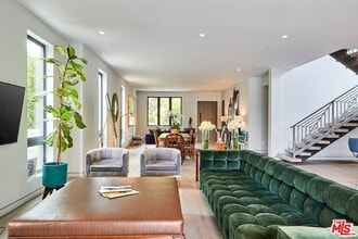 1724 N Sierra Bonita Ave in Los Angeles, CA - Building Photo - Building Photo