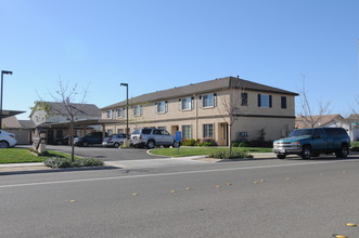 River Valley West in Yuba City, CA - Foto de edificio - Building Photo