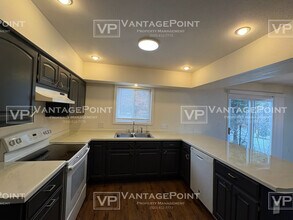 W656 Edwards Ave in Marinette, WI - Building Photo - Building Photo