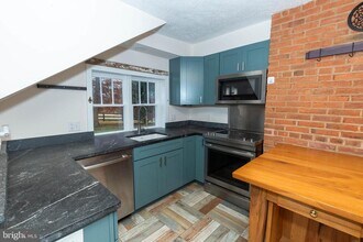 562 Smithfield Ln in Berryville, VA - Building Photo - Building Photo