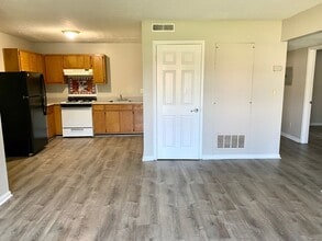 1704 Rowan St, Unit 2 in Louisville, KY - Foto de edificio - Building Photo