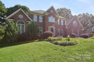 8011 Greencastle Dr in Charlotte, NC - Building Photo - Building Photo