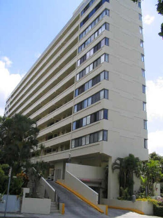 1040 Kinau St in Honolulu, HI - Building Photo