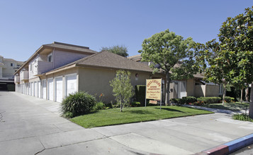 Villa Catalpa in Anaheim, CA - Building Photo - Building Photo