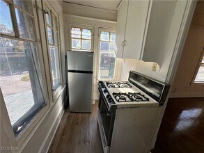 226 Norwood Ave-Unit -B in Youngstown, OH - Building Photo - Building Photo