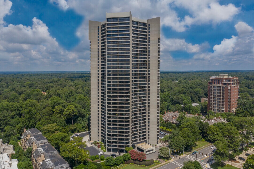 Park Place on Peachtree in Atlanta, GA - Building Photo