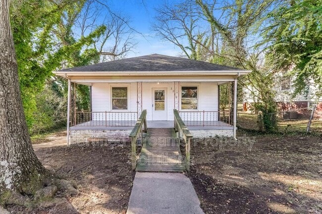 2230 Greenway Ave NW in Winston-Salem, NC - Building Photo - Building Photo