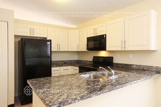 6572 NW 197th Ln in Hialeah, FL - Building Photo - Building Photo