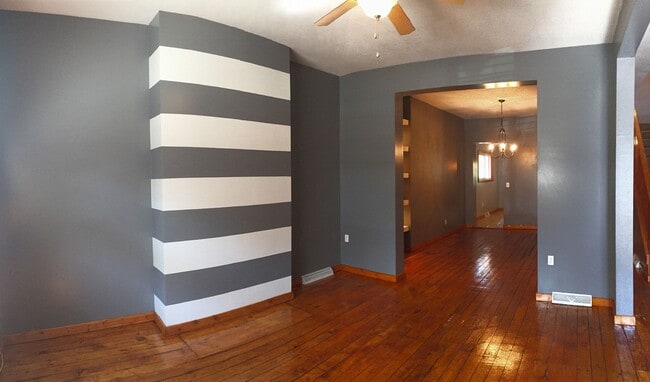 5227 Carnegie St in Pittsburgh, PA - Building Photo - Building Photo