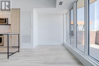 180 Mississauga Vly Blvd in Mississauga, ON - Building Photo - Building Photo