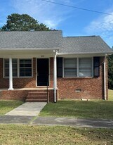 204 W McNeill St in Lillington, NC - Building Photo