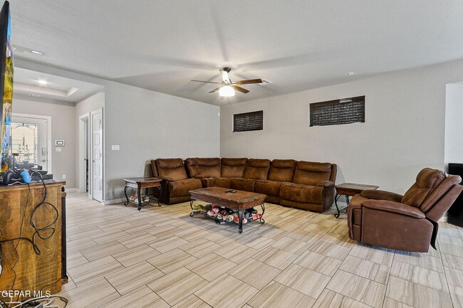 13925 Lago Vista Ave in Horizon City, TX - Foto de edificio - Building Photo
