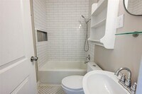 516 W Gray St photo'