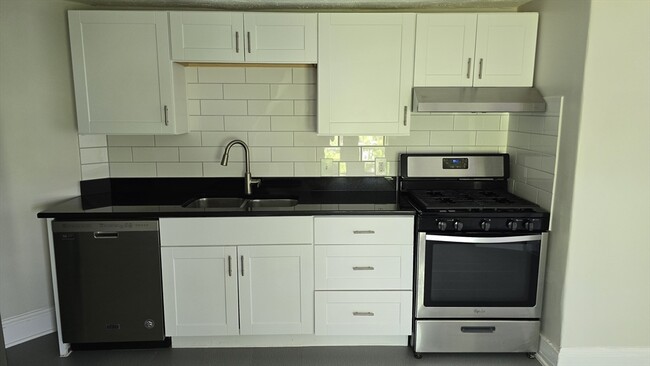 33 Ashfield St in Boston, MA - Building Photo - Building Photo