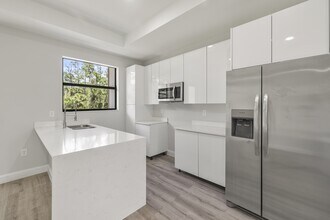 934 Binkley St E in Lehigh Acres, FL - Building Photo - Building Photo