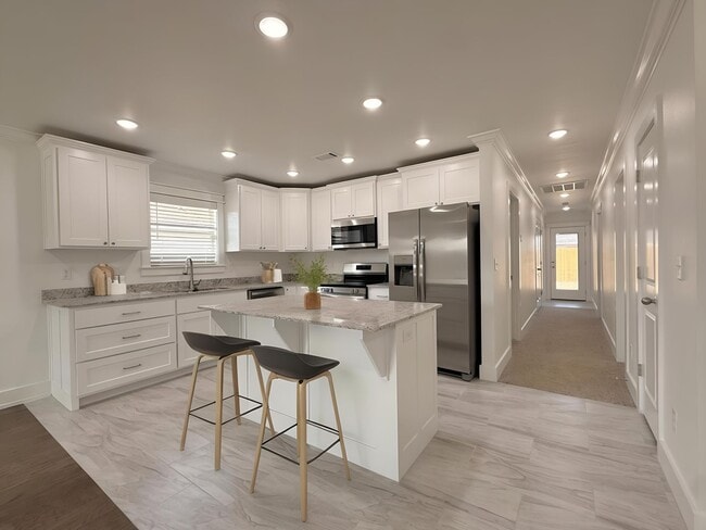 1807 E Brookview Dr in Siloam Springs, AR - Building Photo - Building Photo