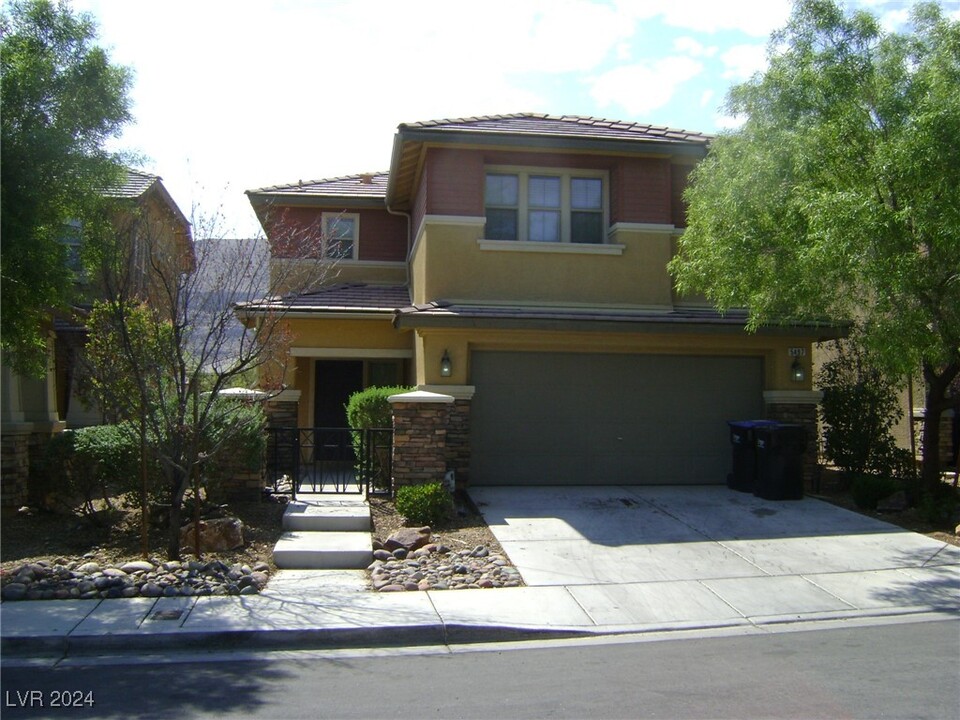 5497 Twin Feathers Way in Las Vegas, NV - Building Photo