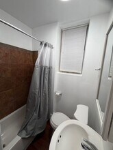 729 N 43rd St in Philadelphia, PA - Foto de edificio - Building Photo