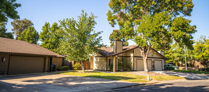 Rollingwood Duplex Homes in Orangevale, CA - Building Photo - Building Photo