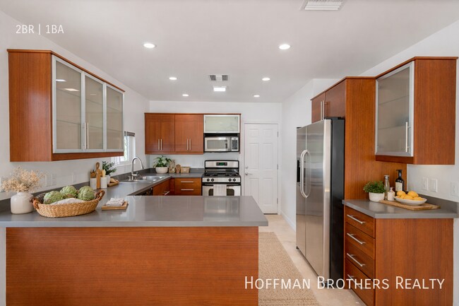 1119 Cochran Ave in Los Angeles, CA - Building Photo - Building Photo