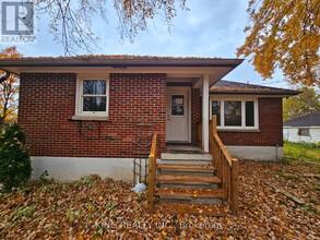 2728 Dingman Dr in London, ON - Building Photo - Building Photo