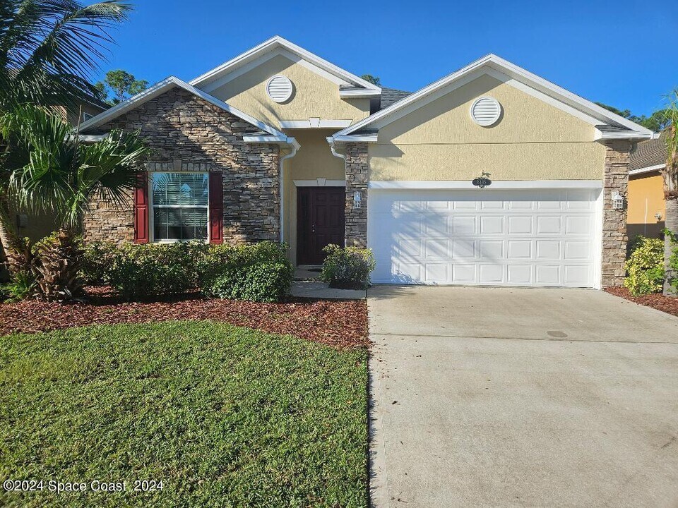 3335 Burdock Ave in Melbourne, FL - Building Photo