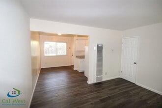 573 Northlake Dr in San Jose, CA - Foto de edificio - Building Photo