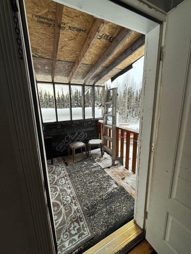 2010 Parham McCormick Rd in North Pole, AK - Building Photo - Building Photo