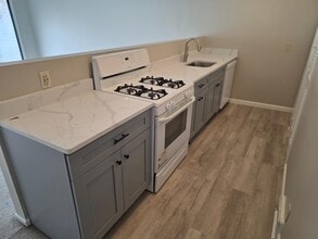 103 Florence Rd in Branford, CT - Building Photo - Building Photo