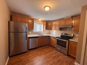 39471 Jefferson Ave in Harrison Township, MI - Building Photo - Building Photo