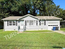 1008 Shelton St in Birmingham, AL - Building Photo