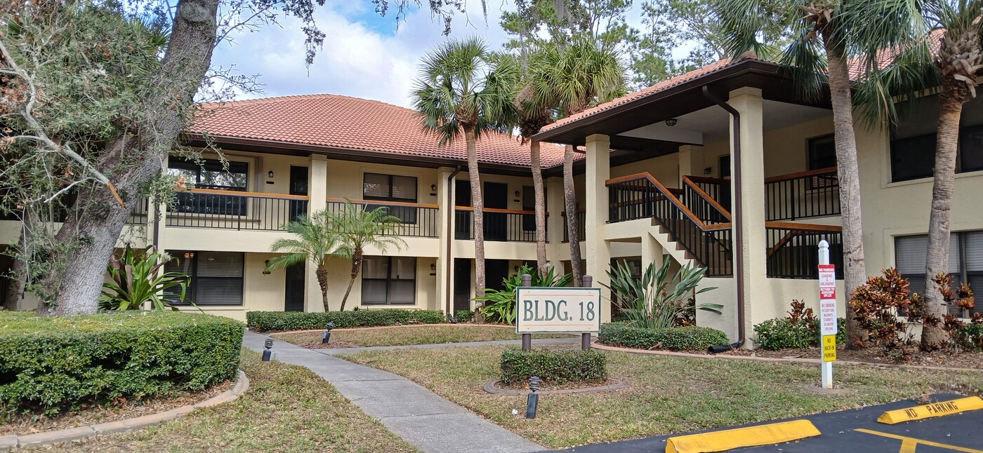 1803 Hammock Pine Blvd, Unit 1803 in Clearwater, FL - Building Photo