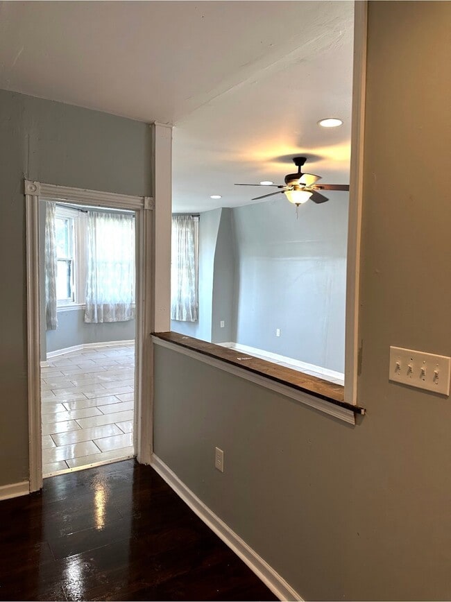 4909 Cedar Ave, Unit 3 in Philadelphia, PA - Building Photo - Building Photo