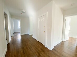72 Beacon St, Unit 01 in Somerville, MA - Building Photo - Building Photo