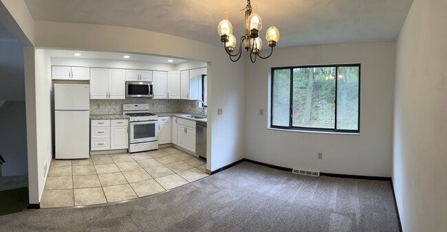 96 Locust Ridge Dr in Pittsburgh, PA - Building Photo - Building Photo