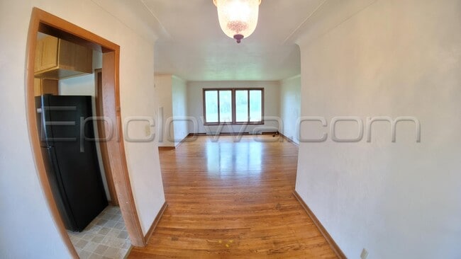 827 Suburban St NE in Cedar Rapids, IA - Building Photo - Building Photo