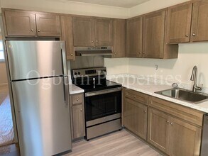 219 Mayberry Ave in Mount Airy, NC - Building Photo - Building Photo