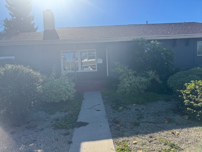 22222 Vanowen St in Canoga Park, CA - Building Photo - Building Photo