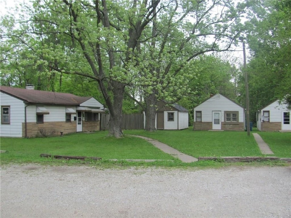 313-315 N Mickley Ave in Indianapolis, IN - Building Photo