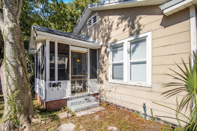 702 NW 2 Ave in Gainesville, FL - Building Photo - Building Photo