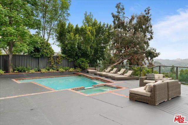 9774 Burnley Pl in Beverly Hills, CA - Building Photo