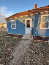 620 S Rowley St in Mitchell, SD - Foto de edificio - Building Photo