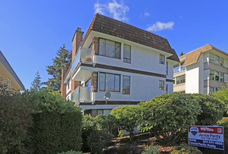 Kent Mayfair in White Rock, BC - Building Photo - Building Photo